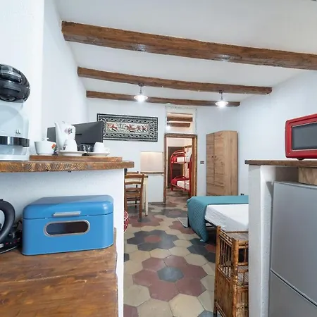 2' Torre Di - In The Heart Of Town Apartment